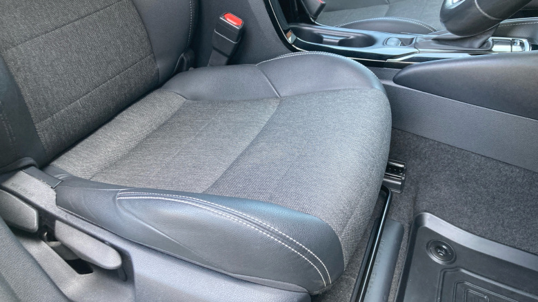 Toyota Corolla 1.8 VVT-i Hybrid Design 5dr CVT Hybrid Hatchback